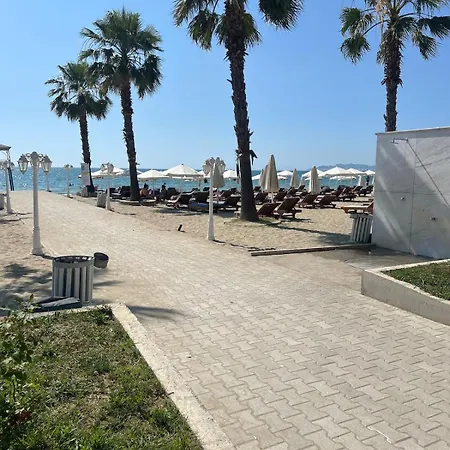 Apartament - Very Large - Self Check In - Parking Available