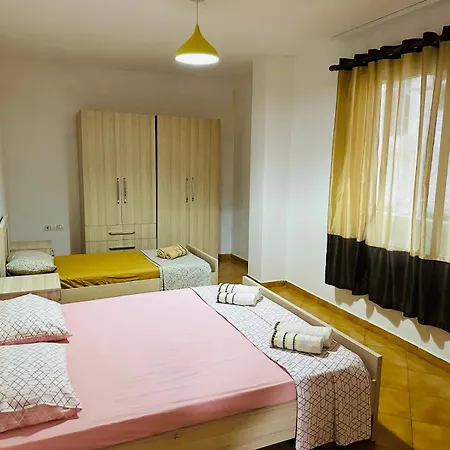 Spacious Coastal Retreat - Near Durres Daire *
