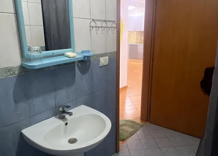 - Very Large - Self Check In - Parking Available *