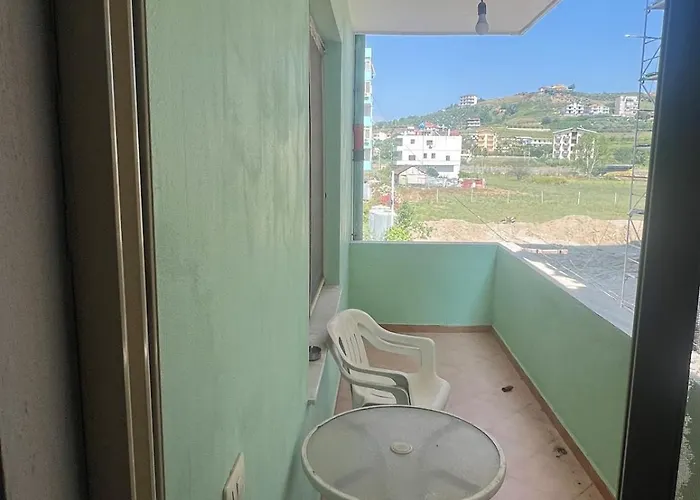 - Very Large - Self Check In - Parking Available 公寓